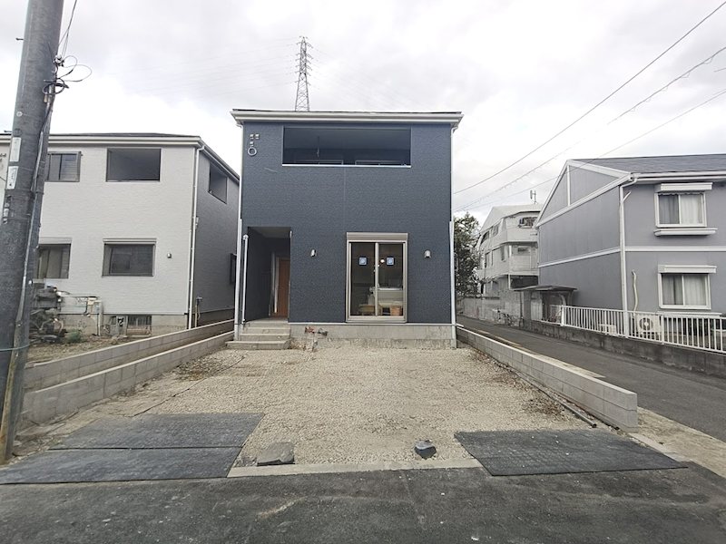 高槻市駅まで徒歩約23分 高槻市野田1丁目4号棟 新築一戸建 外観写真