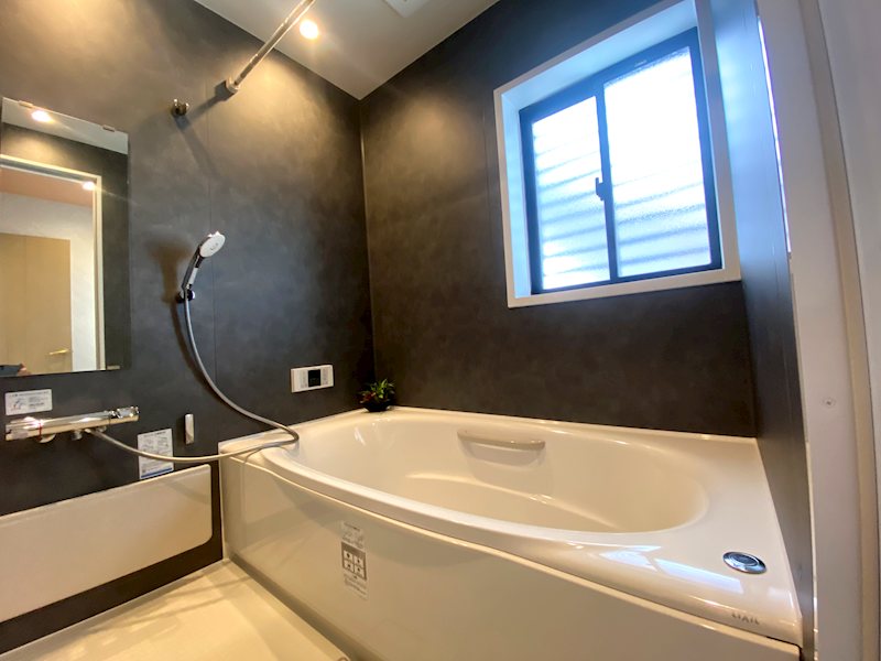 追焚き機能付きで、家族の入浴時間が違ってもいつでも温かいお湯に 東船橋2丁目一戸建 (再生住宅) その他