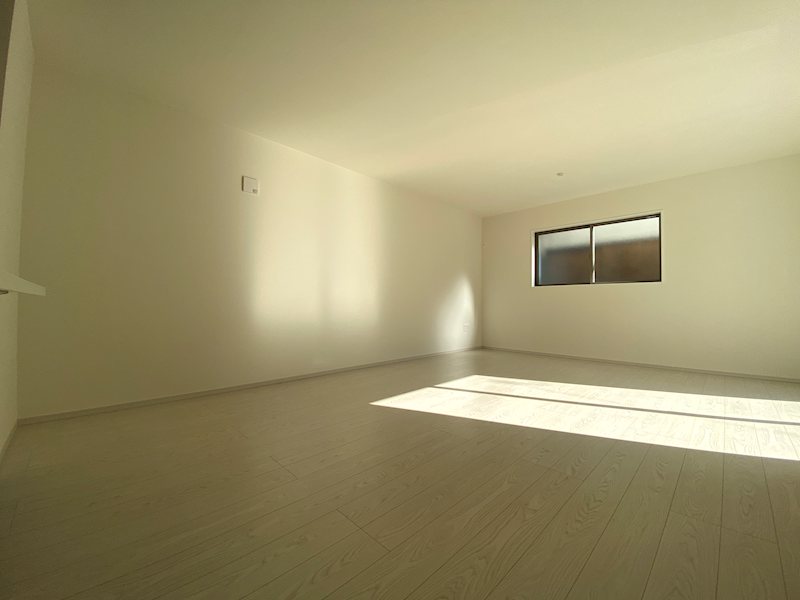 約18.7帖の広さを活かし、家族が自然と集う開放的な空間です 天野が原町4丁目限定1邸新築分譲住宅  その他