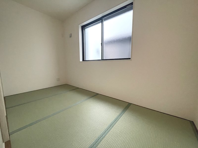 4帖の洋風和室 転んでも安心、子育て世帯におすすめの和室です 星丘3丁目LiveleGarden.S全3棟新規分譲地内1号棟 その他