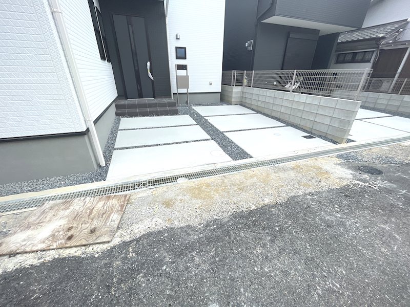 駐車場スペースが2台あり、日常生活の利便性が高まります 星丘3丁目LiveleGarden.S全3棟新規分譲地内2号棟 その他