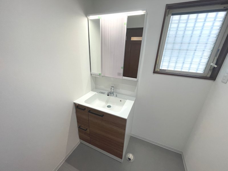 三面鏡洗面化粧台新調 伊加賀西町一戸建(再生住宅) その他