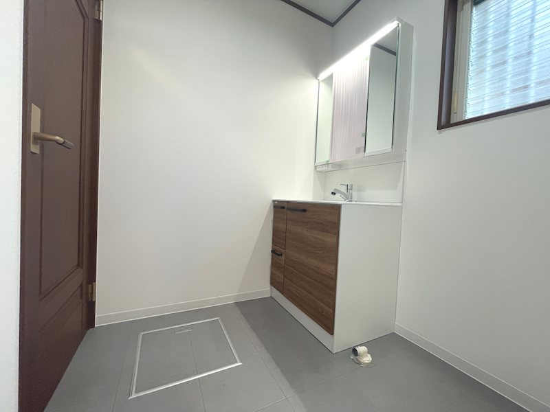 洗面スペース 伊加賀西町一戸建(再生住宅) その他