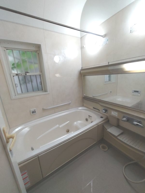 換気乾燥機付き1616サイズのユニットバス 一日の疲れを癒やしてください 交野市私部西4丁目一戸建 その他