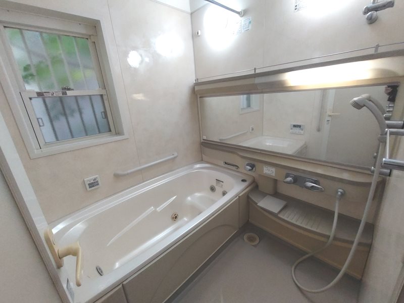 換気乾燥機付き1616サイズのユニットバス 一日の疲れを癒やしてください 交野市私部西4丁目一戸建 その他