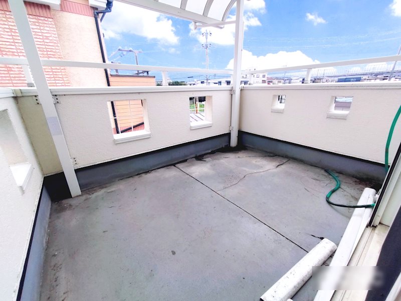 南東側の陽当りの良いバルコニー 交野市私部西4丁目一戸建 その他