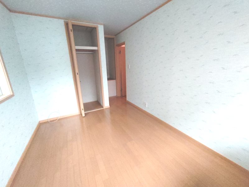 南側から採光のあるお部屋6.5帖 書斎、お子様部屋、ご趣味の部屋にいかがですか 交野市私部西4丁目一戸建 その他