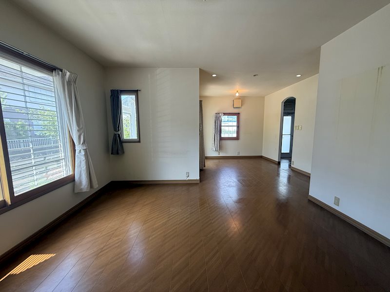 LDK20.1帖 ご家族みんながゆったりくつろげるリビング!南向きで明るいです♪  茨木市山手台7丁目 中古一戸建 その他