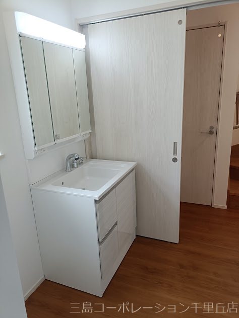 キッチン付近に水回りをまとめた家事動線が効率的な間取りです 第1南別府町 新築一戸建 2号地 その他