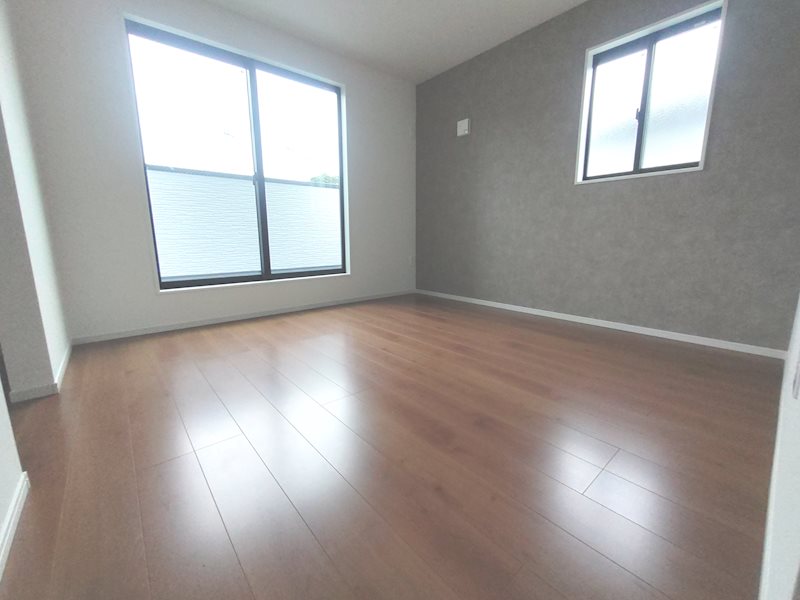 ウォークインクロゼット付バルコニーに面した洋室6.6帖 主寝室にいかがですか 菅相塚町新築2区画分譲地内限定1邸1号棟 その他