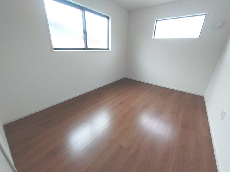 南と東から採光のある洋室6帖 お子様部屋にいかがですか 菅相塚町新築2区画分譲地内限定1邸1号棟 その他