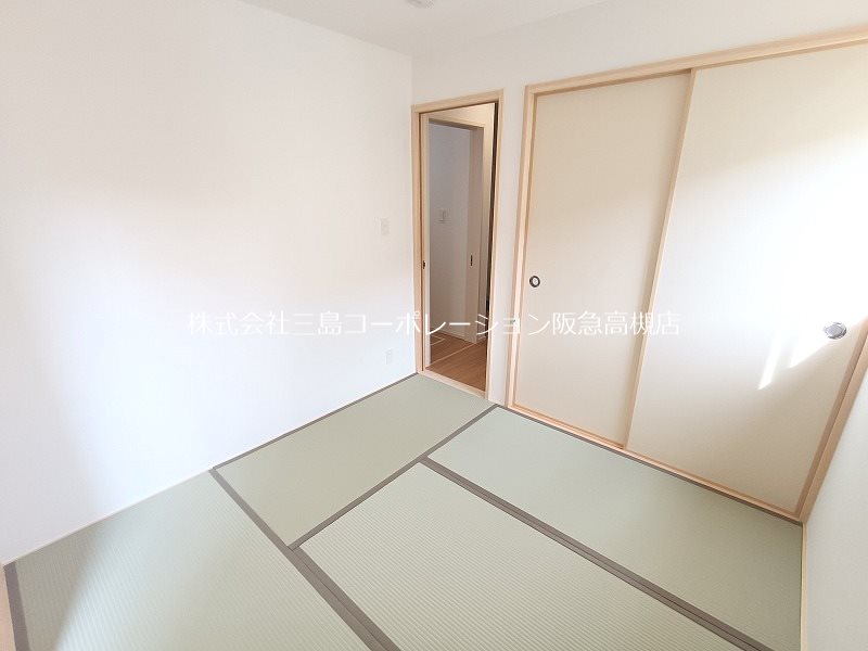 1階納戸4.5帖 高槻市津之江町2丁目 新築一戸建 その他