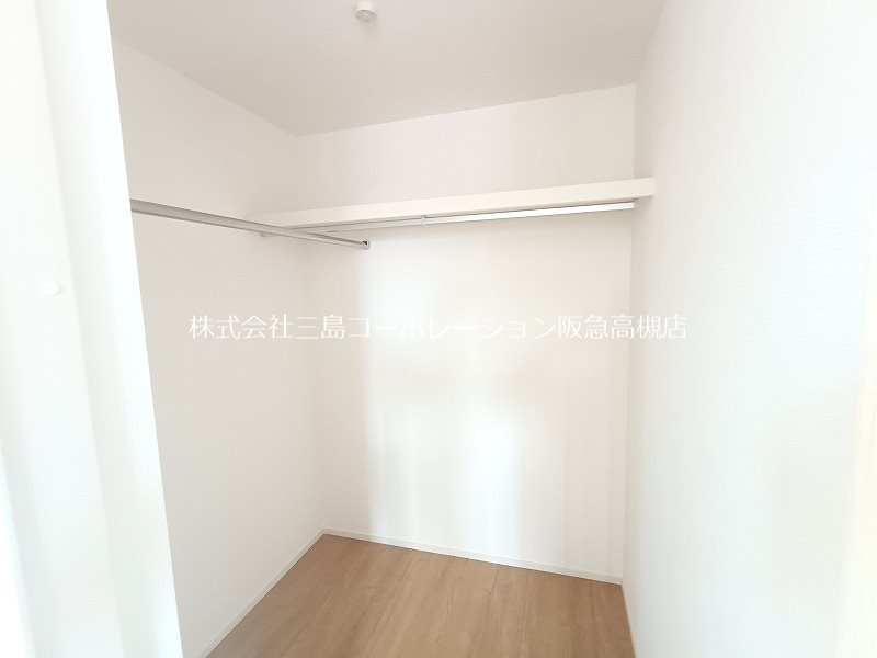 ウォークインクローゼット 高槻市津之江町2丁目 新築一戸建 その他