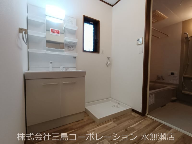 洗面化粧台と防水パンは新調しています♪ 島本町山崎1丁目 中古一戸建 その他