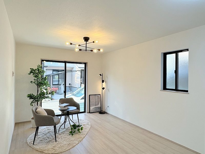 南西側から採光のある明るいLDK15帖 香里ケ丘12丁目Hartfulltown限定1邸新築分譲住宅 その他