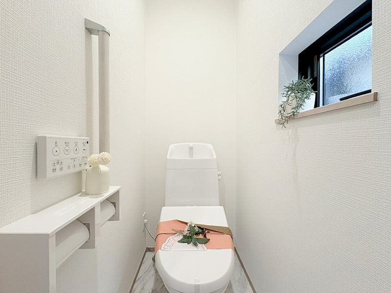 1階トイレ 温水洗浄暖房便座トイレ設置 香里ケ丘12丁目Hartfulltown限定1邸新築分譲住宅 その他