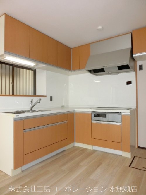 IHコンロを交換しています 島本町東大寺3丁目 中古一戸建 その他