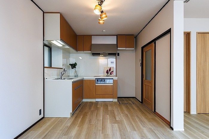 IHコンロを交換しています 島本町東大寺3丁目 中古一戸建 その他