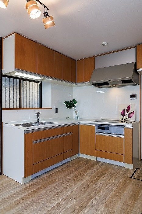 IHコンロを交換しています 島本町東大寺3丁目 中古一戸建 その他