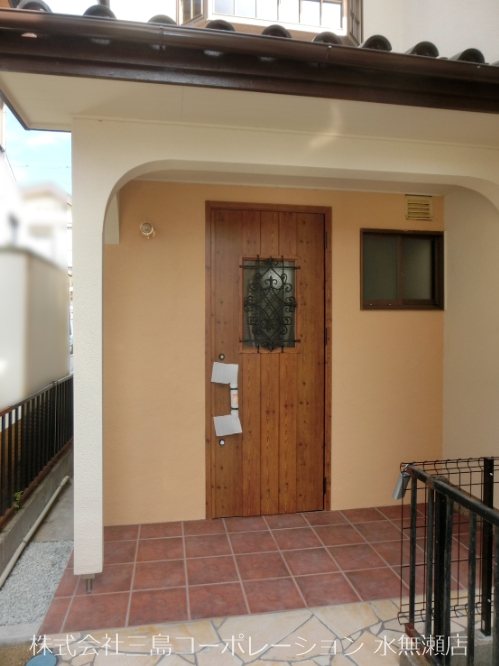 玄関は新しくなりました 島本町東大寺3丁目 中古一戸建 その他