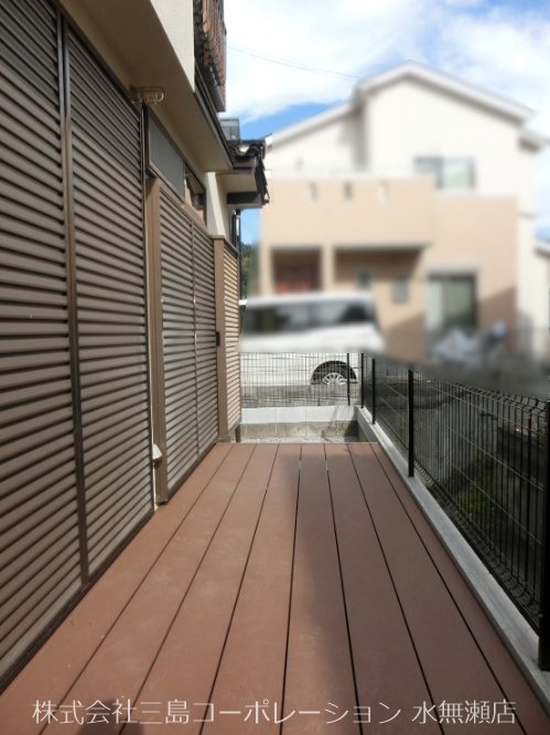 ウッドデッキを新設しました♪リビングの延長としてお使いいただけます♪ 島本町東大寺3丁目 中古一戸建 その他
