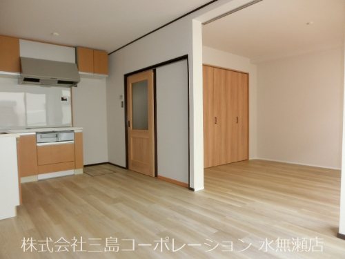 和室を洋室へ間取り変更し、広いLDKになりました♪ 島本町東大寺3丁目 中古一戸建 その他