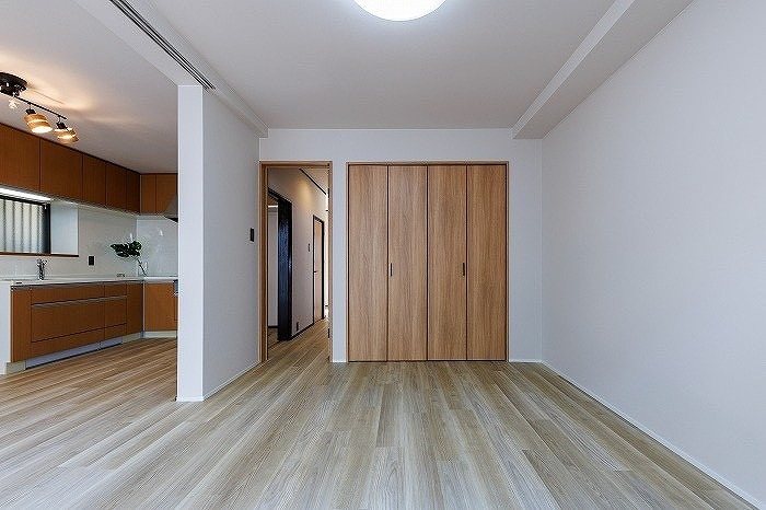 和室を洋室へ間取り変更し、広いLDKになりました♪ 島本町東大寺3丁目 中古一戸建 その他