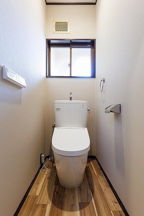 ウォシュレットを新調しています 島本町東大寺3丁目 中古一戸建 その他