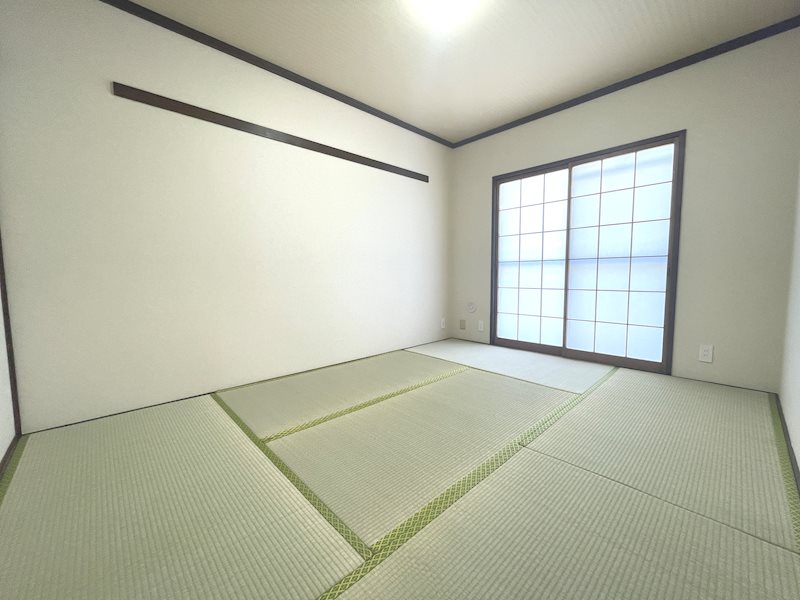 バルコニーに面した和室6帖、収納充実 グリーンヒル光善寺住宅第10号棟 その他