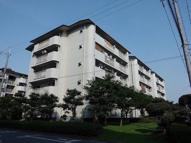 公社千里山田A団地A6棟  外観写真