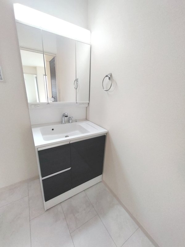 三面鏡洗面化粧台 楠葉丘1丁目LiveleGardenS限定1邸新築角地分譲住宅 その他