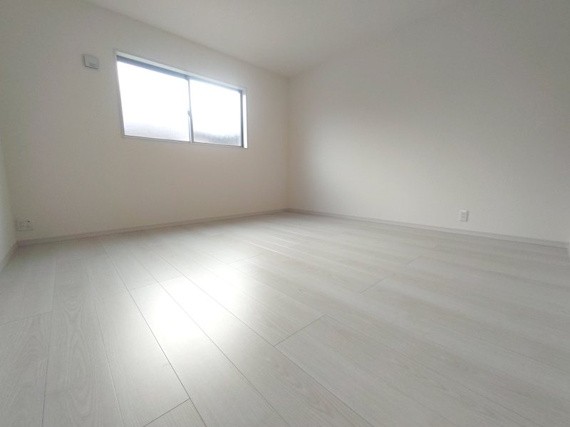 9.25帖の洋室 主寝室にいかがですか 楠葉丘1丁目LiveleGardenS限定1邸新築角地分譲住宅 その他