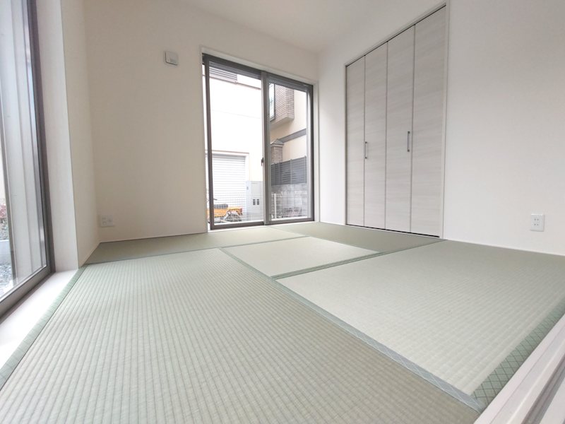 転んでも安心、子育て世帯におすすめの和室です 楠葉丘1丁目LiveleGardenS限定1邸新築角地分譲住宅 その他