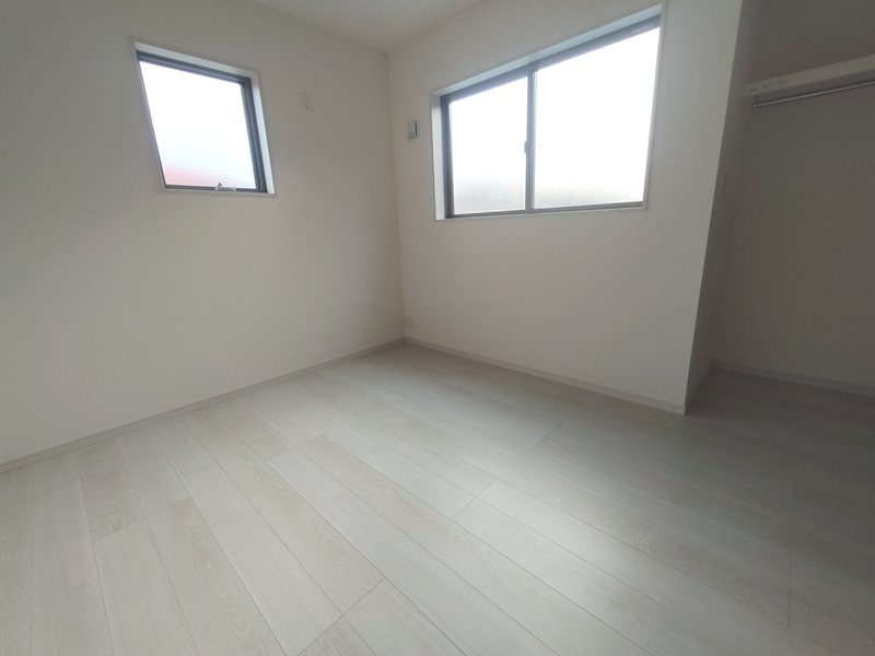 5.5帖の洋室 お子様部屋にいかがですか 楠葉丘1丁目LiveleGardenS限定1邸新築角地分譲住宅 その他