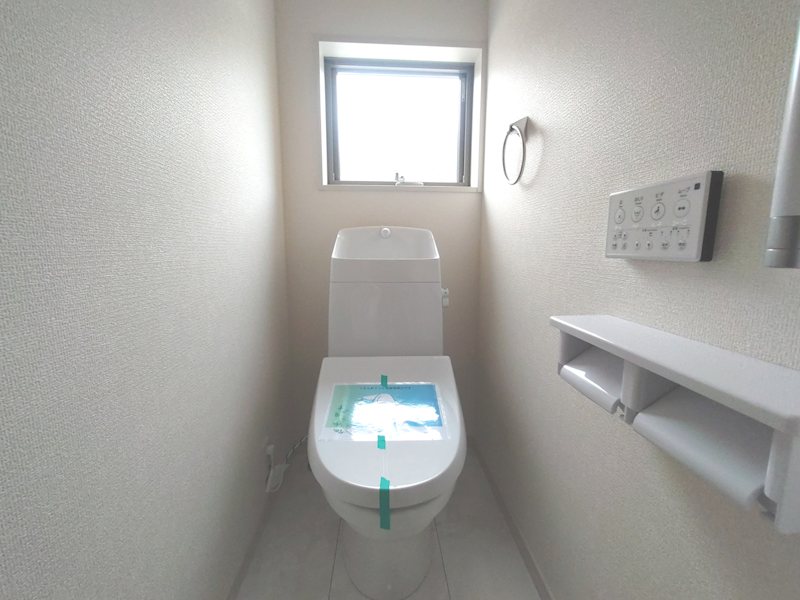 2階の温水洗浄暖房便座トイレ 楠葉丘1丁目LiveleGardenS限定1邸新築角地分譲住宅 その他