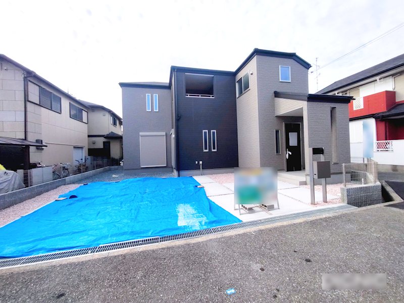 駐車場スペースが2台あり、日常生活の利便性が高まります 楠葉丘1丁目LiveleGardenS限定1邸新築角地分譲住宅 その他