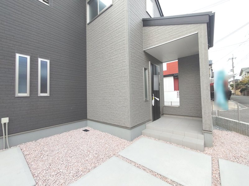 玄関前です 楠葉丘1丁目LiveleGardenS限定1邸新築角地分譲住宅 その他