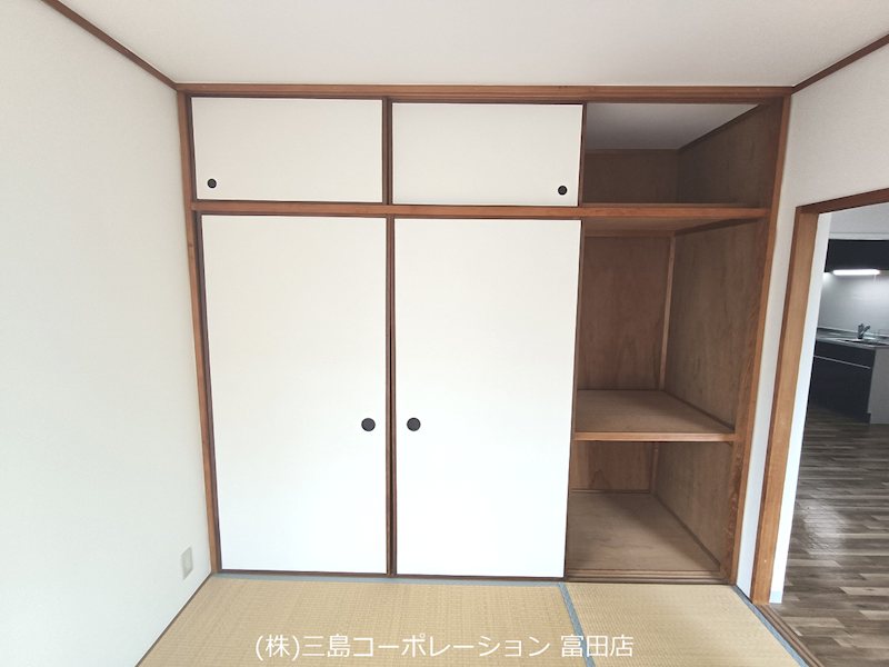高槻塚原台ハイツ5号棟  内観写真（収納）