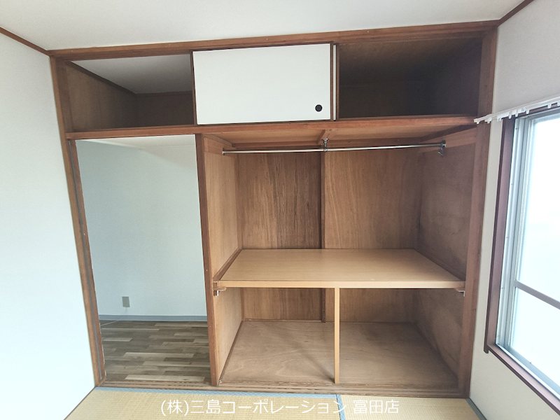 高槻塚原台ハイツ5号棟  内観写真（収納）