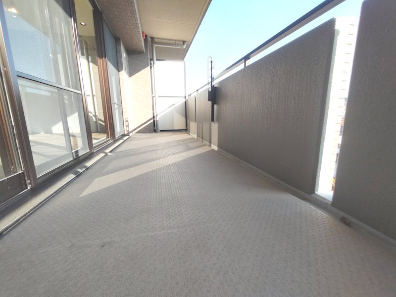 南向きの明るいバルコニー グランステイツ香里園山之手町 その他