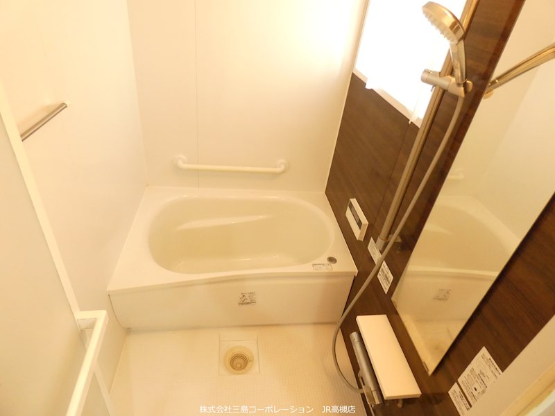 令和3年リフォーム済み 丁寧にお使いです♪ 結露対策に有効な窓付き浴室です♪ 高槻市城南町1丁目 中古一戸建 その他