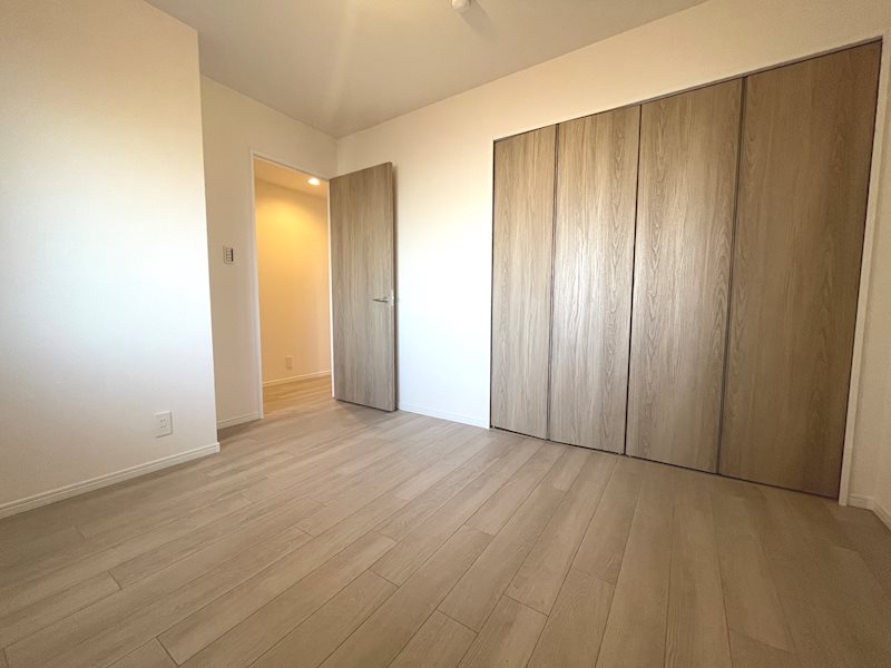 約5.6帖の洋室 お子様部屋にいかがですか ライオンズガーデン枚方 その他