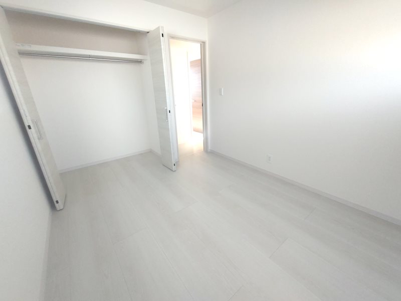 収納付き洋室 お子様部屋、書斎、ご趣味の部屋にいかがですか 高田1丁目LiveleGardenS限定1邸新築分譲住宅 その他