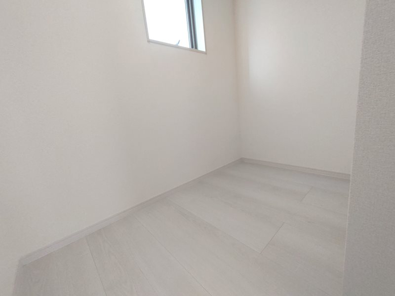 ファミリークロゼット、テレワーク、家事室など用途多彩なストレージスペース 高田1丁目LiveleGardenS限定1邸新築分譲住宅 その他