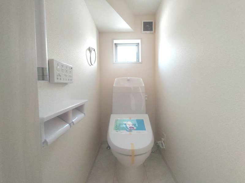 1階トイレ 温水洗浄暖房便座トイレ 高田1丁目LiveleGardenS限定1邸新築分譲住宅 その他