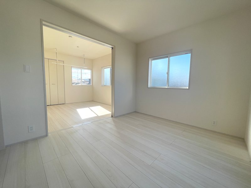 5.25帖の洋室 フローリングは掃除がしやすく清潔感を保てます 私部4丁目BloomingGarden限定1邸新築分譲住宅 その他