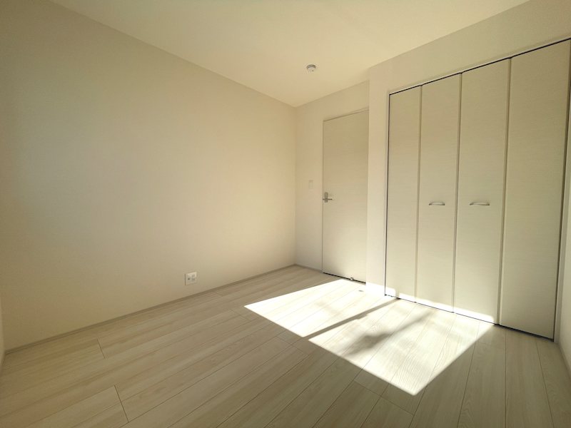 4.5帖の洋室 大きい収納があります 私部4丁目BloomingGarden限定1邸新築分譲住宅 その他