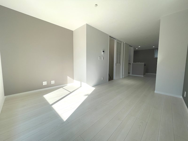 南側から採光がある18.8帖のリビング 茄子作北町限定1邸新築分譲住宅 その他