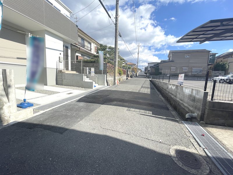 物件前の道路です 楠葉野田二丁目限定1邸新築分譲住宅 その他
