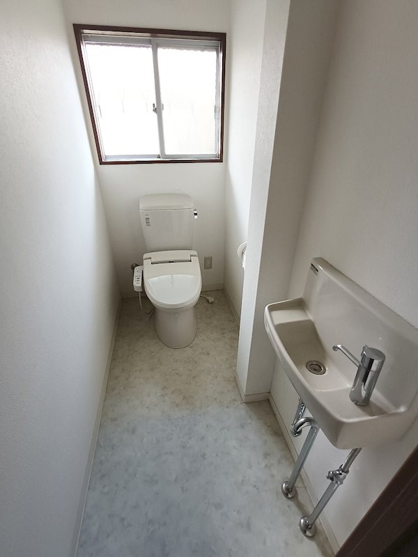 高槻市日吉台七番町　中古一戸建 内観写真（トイレ）